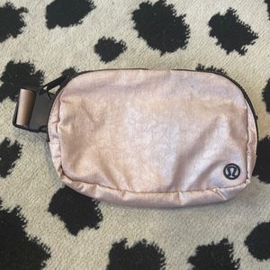 lululemon Everywhere Belt Bag in peach gold